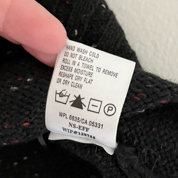 Woolrich Ramie Rabbit Hair Women’s Hooded Vest Black Red White Size Medium - Picture 8 of 8